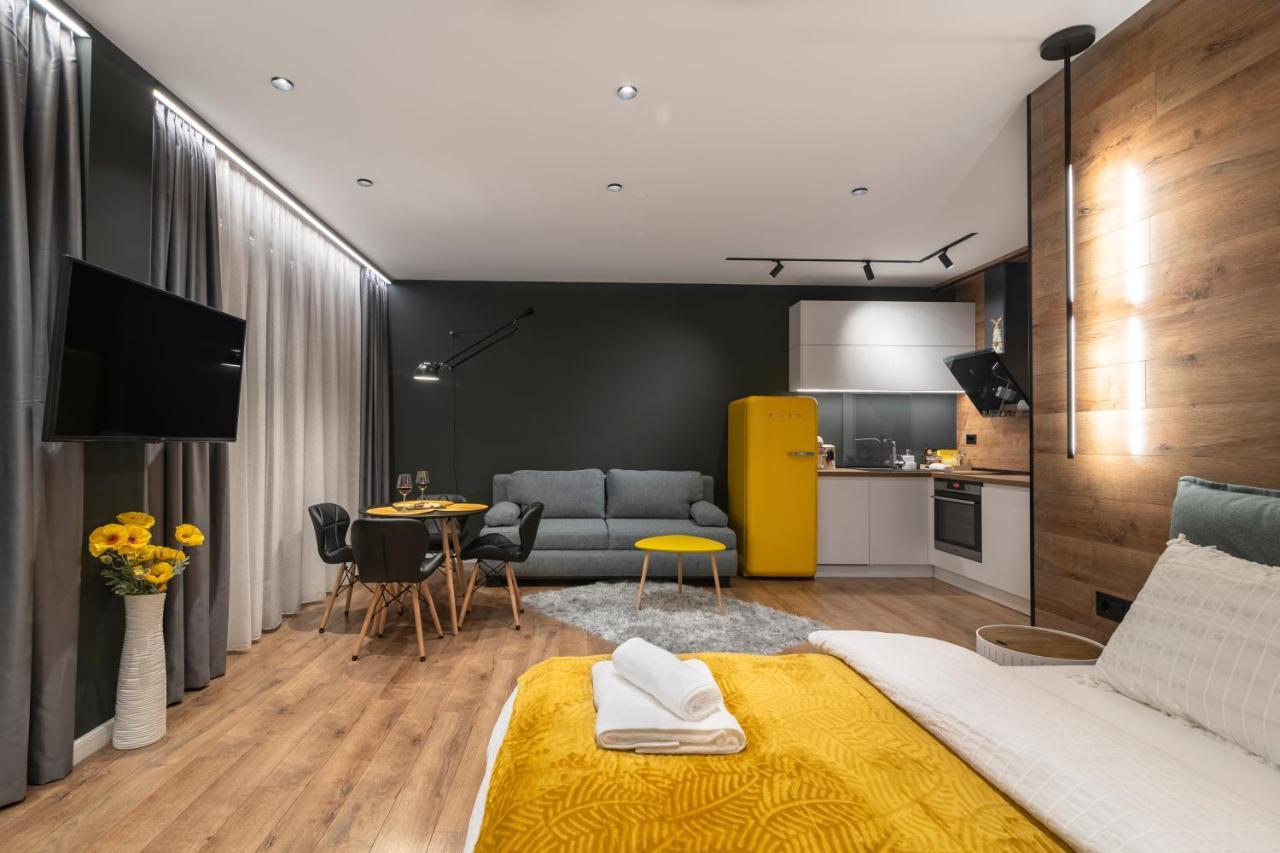 Enjoy Studio Varna Bagian luar foto